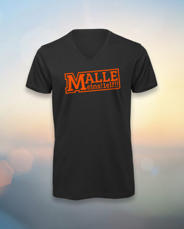031_MALLESTYLE_Mann_V_Shirt_Schwarz_Orange